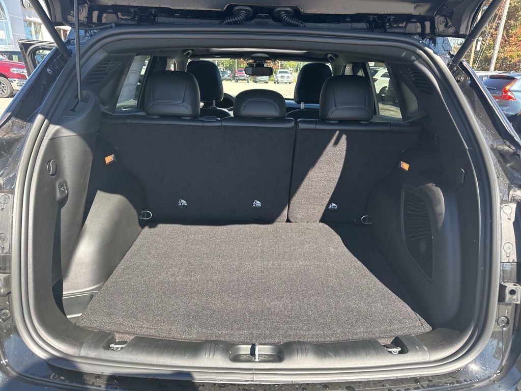 New 2025 Jeep Compass Latitude w/ Sun & Sound Group image 24