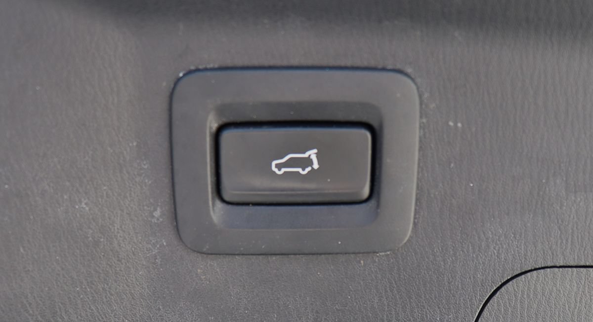 Used 2018 MAZDA CX-9 Touring w/ Touring Premium Package FWD image 23