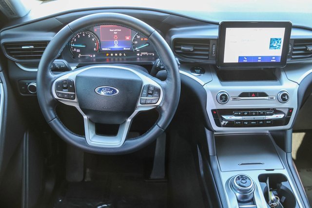 Used 2022 Ford Explorer XLT image 20