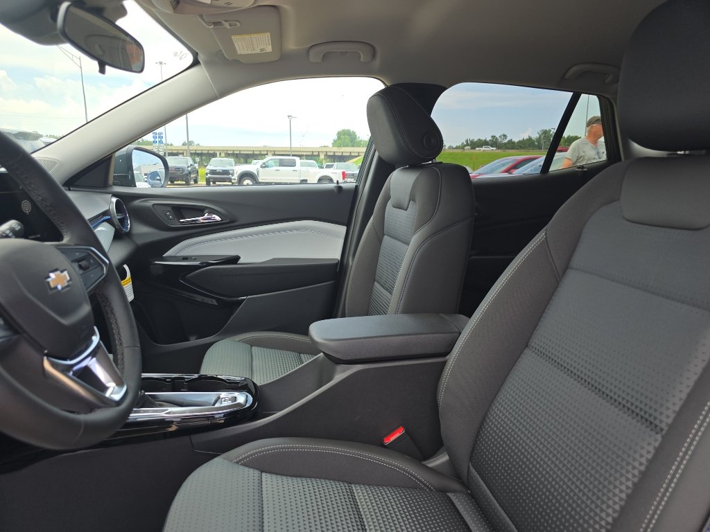 New 2026 Chevrolet Trax LT w/ Driver Confidence Package FWD image 20