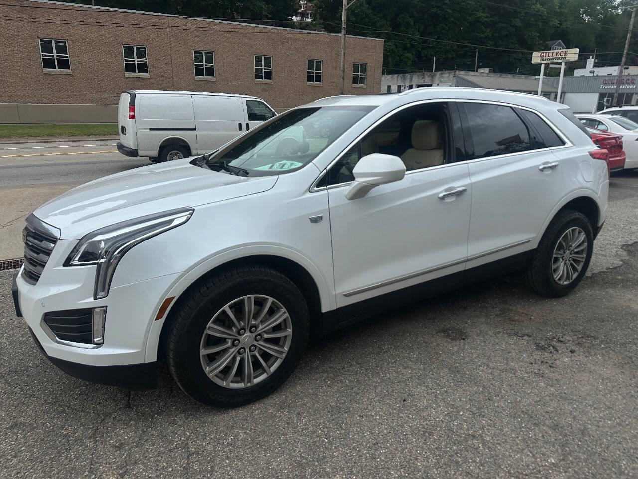 Used 2019 Cadillac XT5 Luxury AWD/4WD image 3