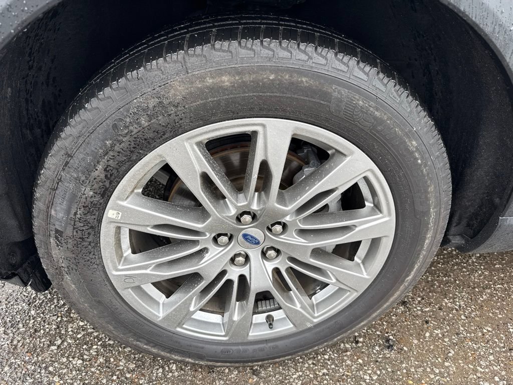 Used 2026 Ford Explorer Platinum AWD/4WD image 2