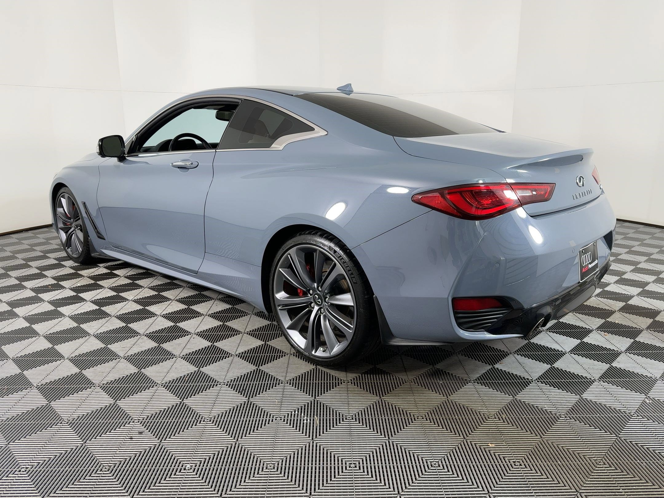 Used 2022 INFINITI Q60 Red Sport 400 w/ Cargo Package RWD image 2