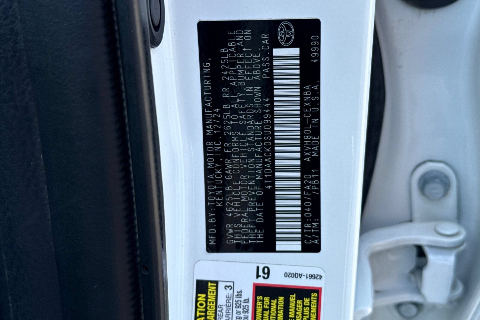 Used 2025 Toyota Camry LE FWD image 39