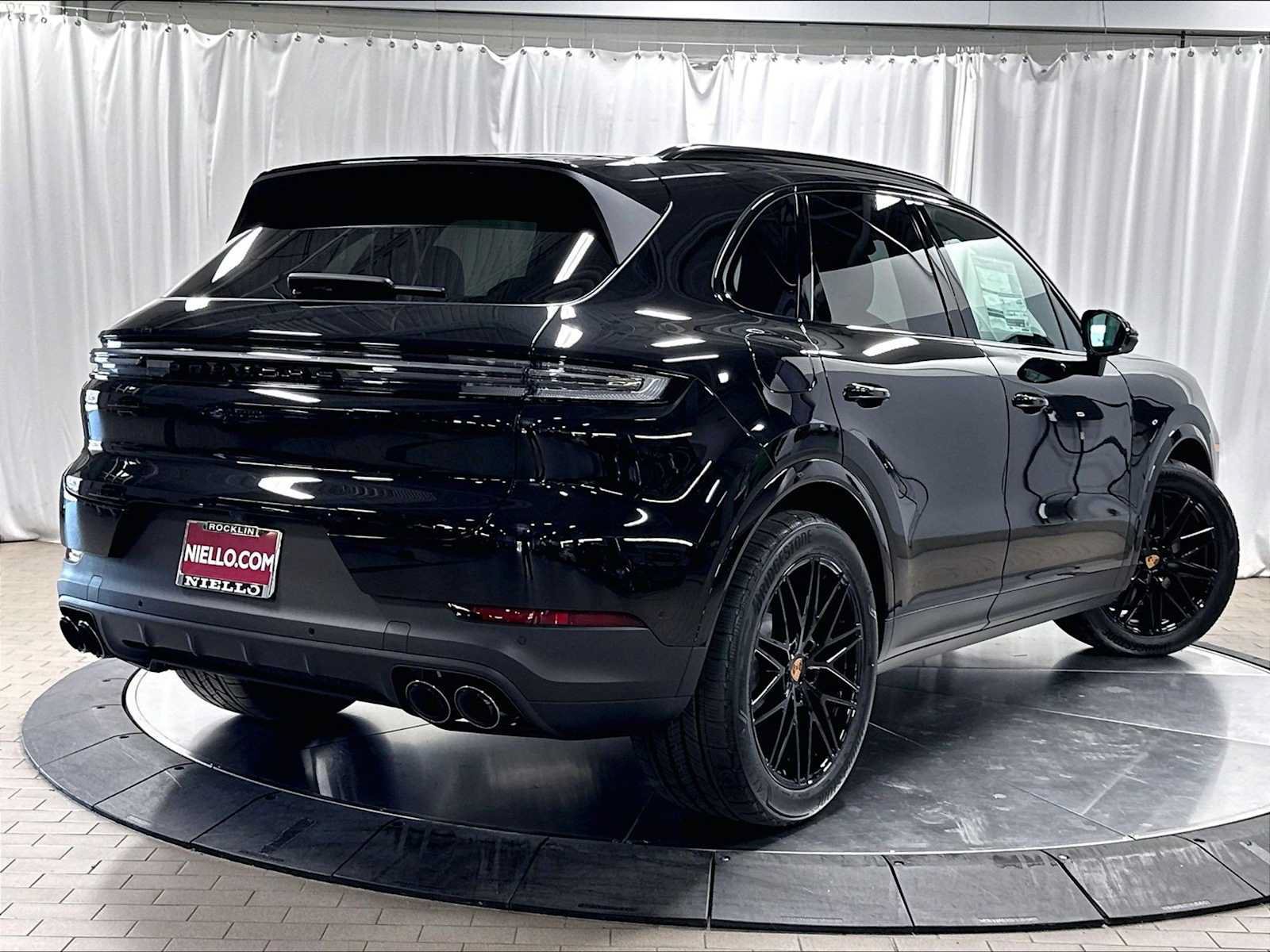 New 2026 Porsche Cayenne S AWD/4WD image 7