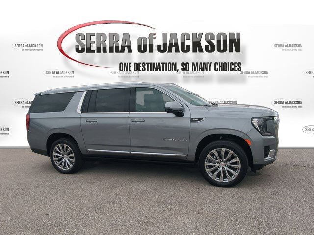 Used 2023 GMC Yukon XL Denali w/ Denali Reserve Package image 10