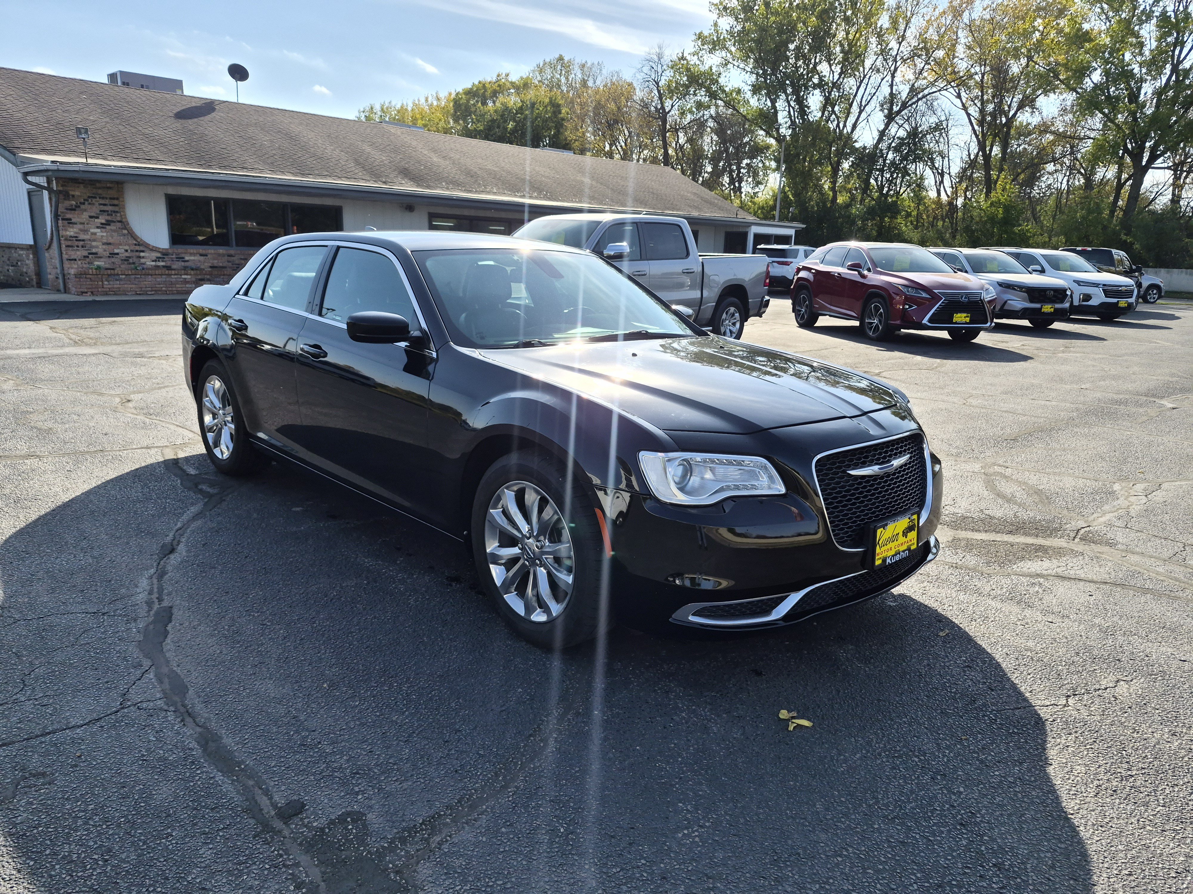 Used 2017 Chrysler 300 Limited AWD/4WD image 2