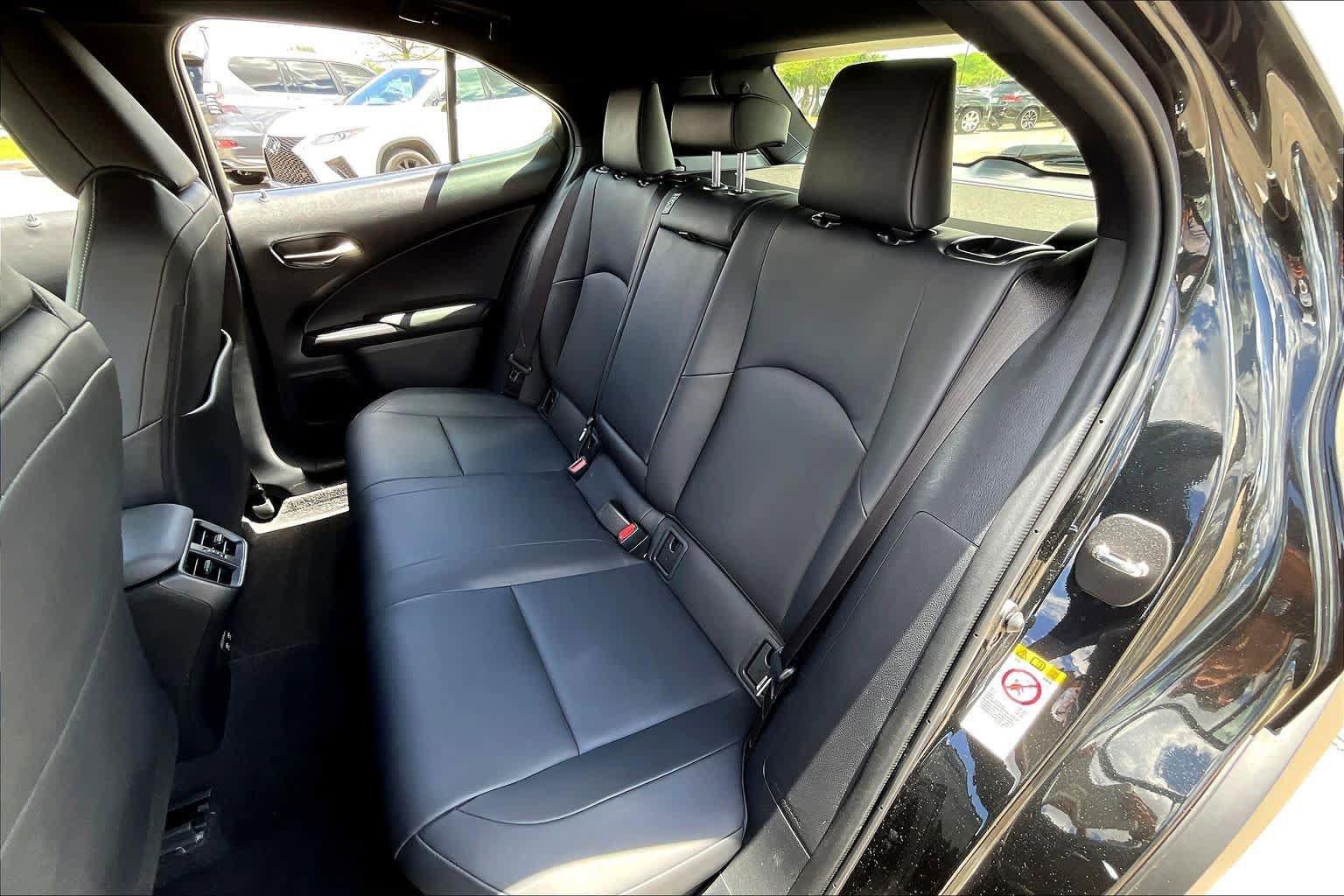 Used 2019 Lexus UX 250h w/ Premium Package image 18