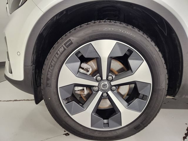 Certified 2026 Volvo XC40 B5 Plus AWD/4WD image 7