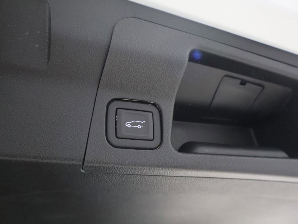 Used 2023 GMC Acadia AT4 w/ Technology Package image 22