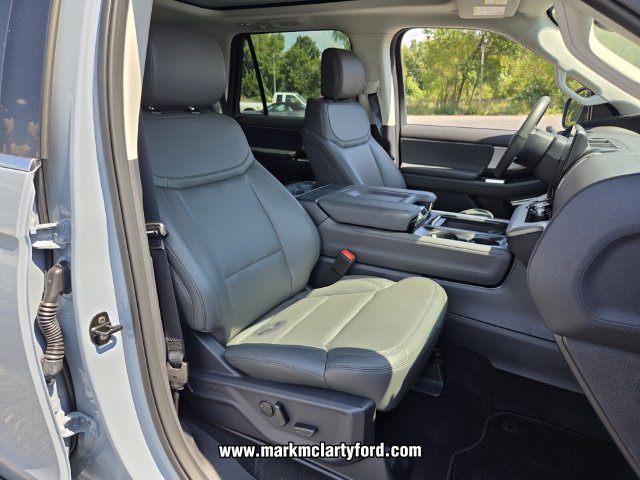 New 2026 Ford Expedition Active AWD/4WD image 15