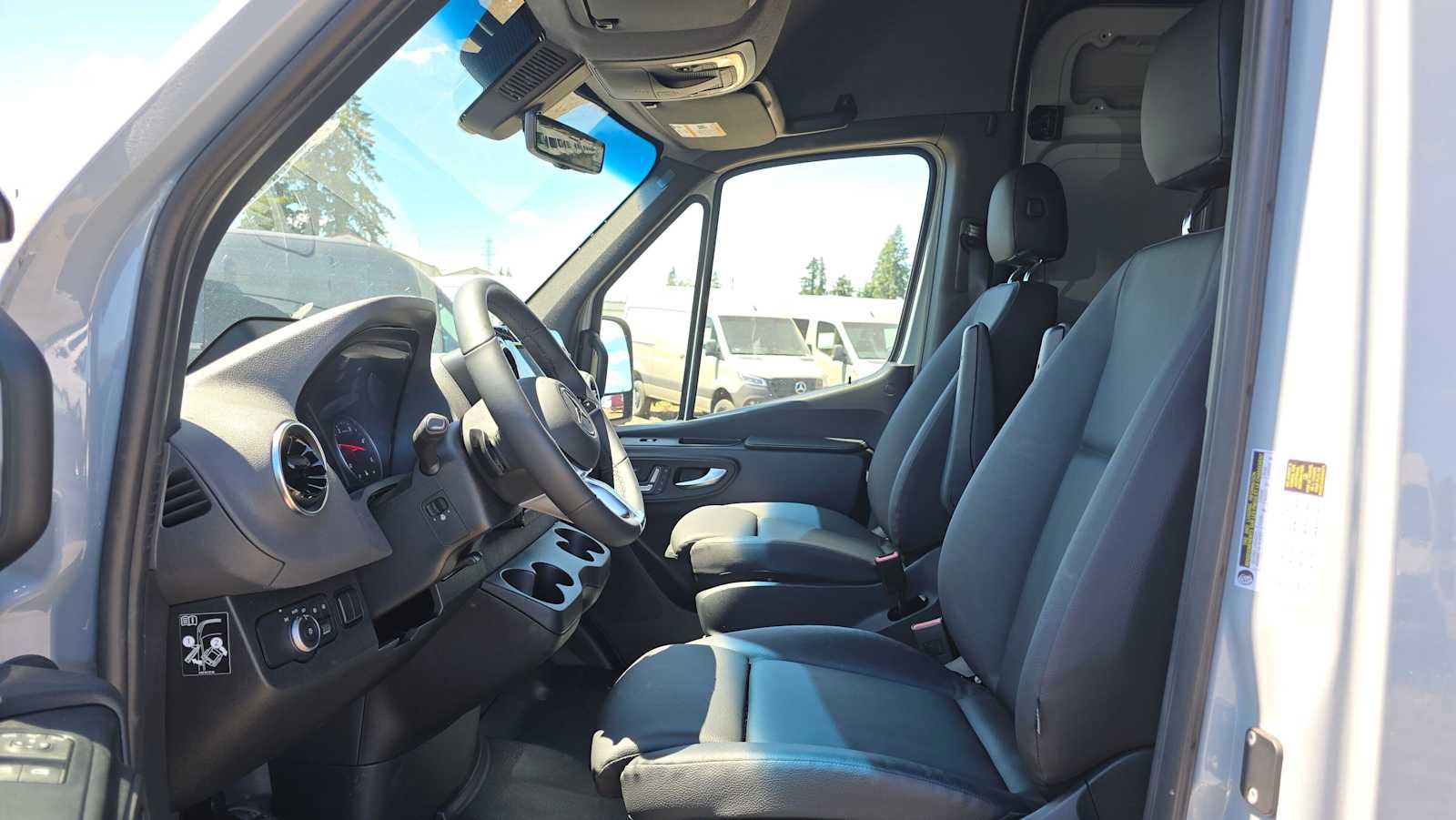 Used 2026 Mercedes-Benz Sprinter 2500 image 21