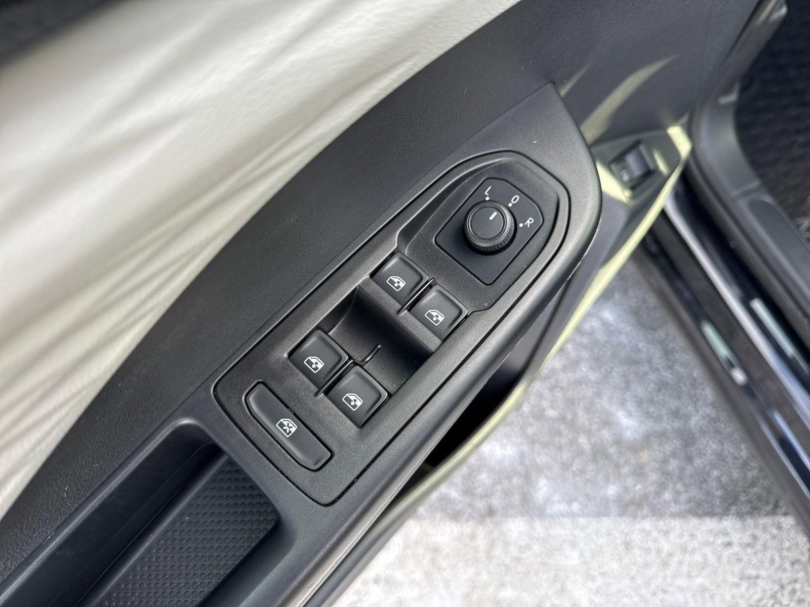 Certified 2023 Volkswagen Taos S image 12