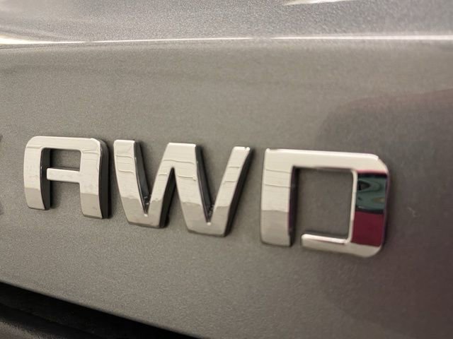 Used 2025 Chevrolet Equinox LT image 32