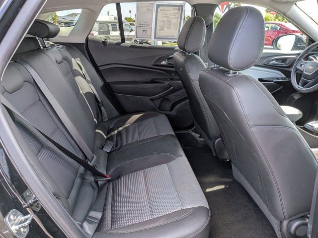 Used 2025 Chevrolet Trax LT FWD image 7