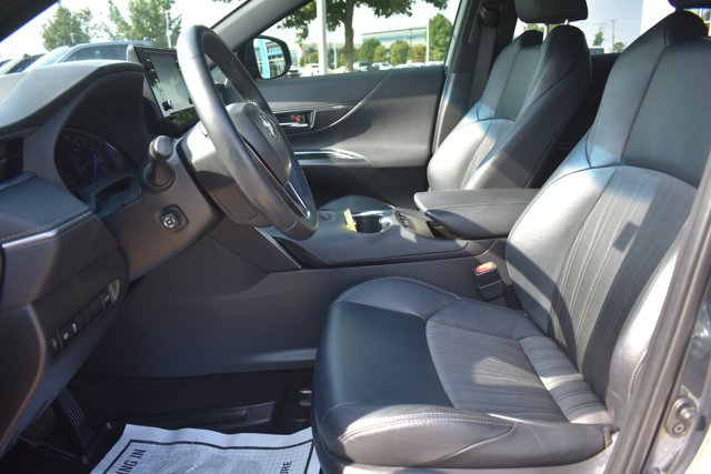 Used 2021 Toyota Venza XLE AWD/4WD image 16
