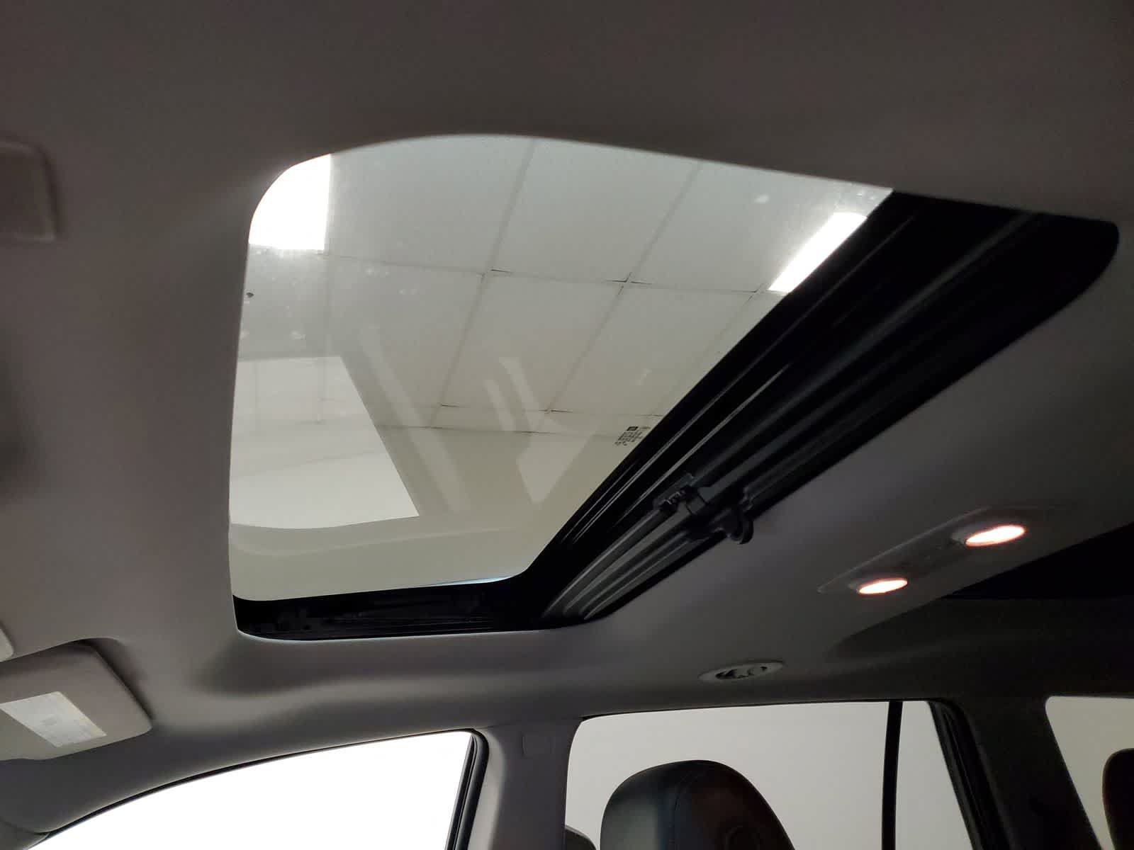 Used 2017 Buick Enclave Leather FWD image 3