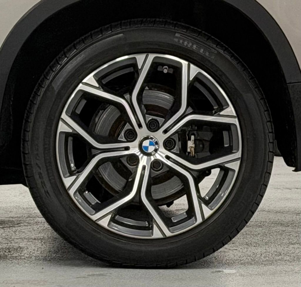 Used 2021 BMW X1 xDrive28i w/ Convenience Package AWD/4WD image 9