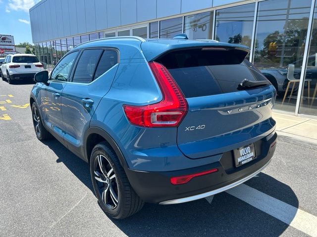 Used 2025 Volvo XC40 B5 Core AWD/4WD image 3