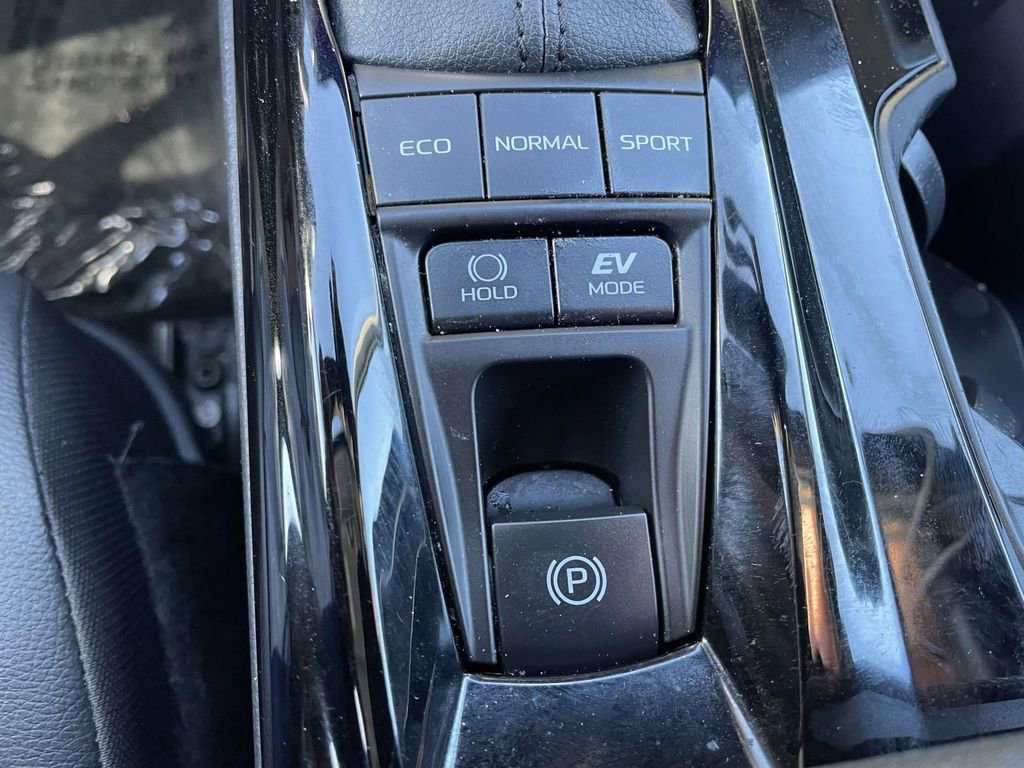 Used 2025 Toyota Camry XLE image 31