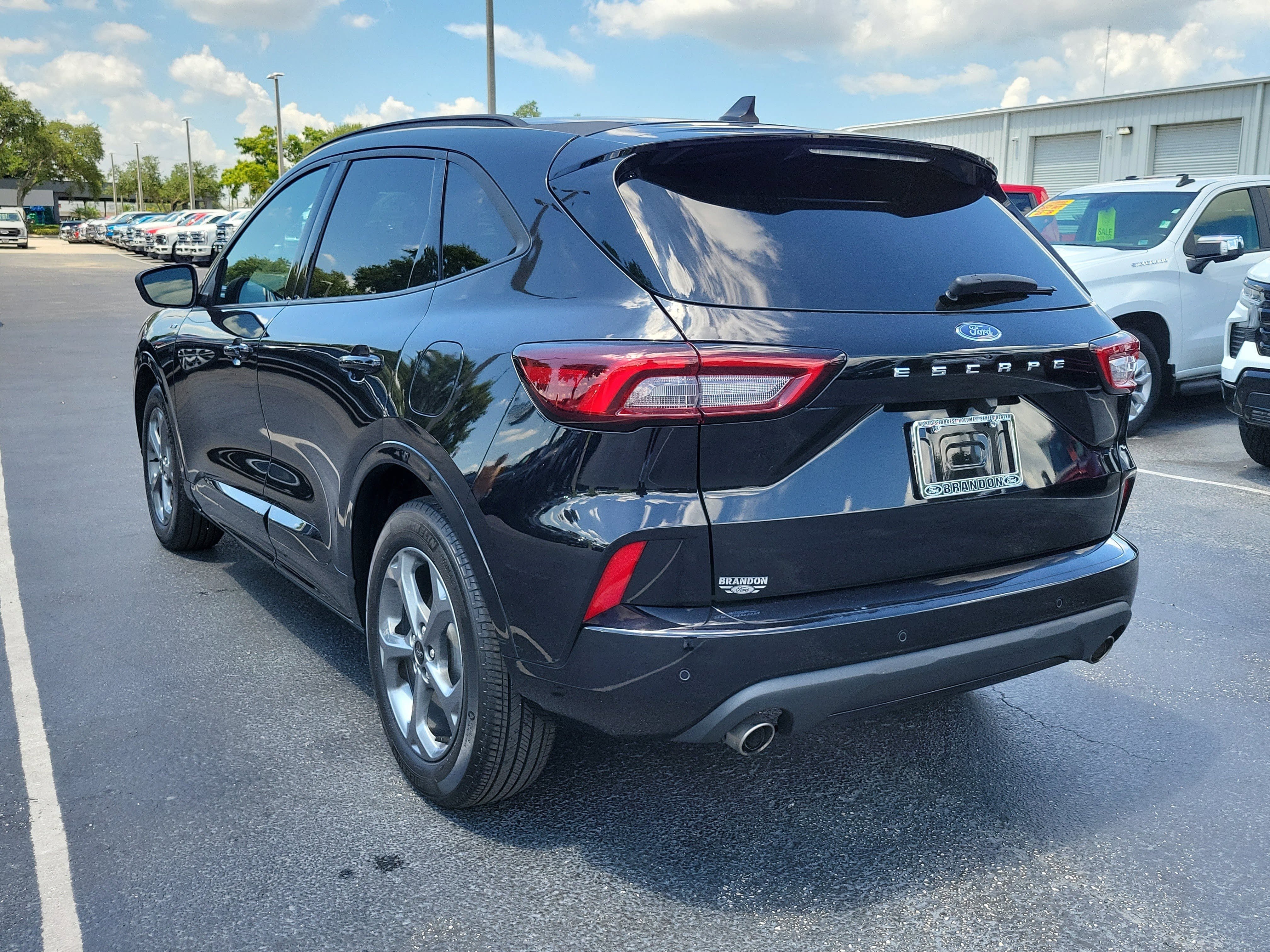 Certified 2024 Ford Escape ST-Line w/ Tech Pack #1 FWD image 7