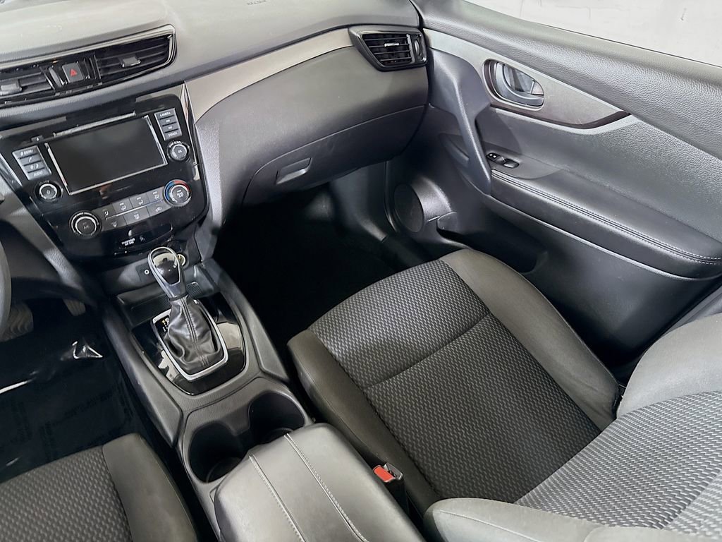 Used 2021 Nissan Rogue Sport S image 24