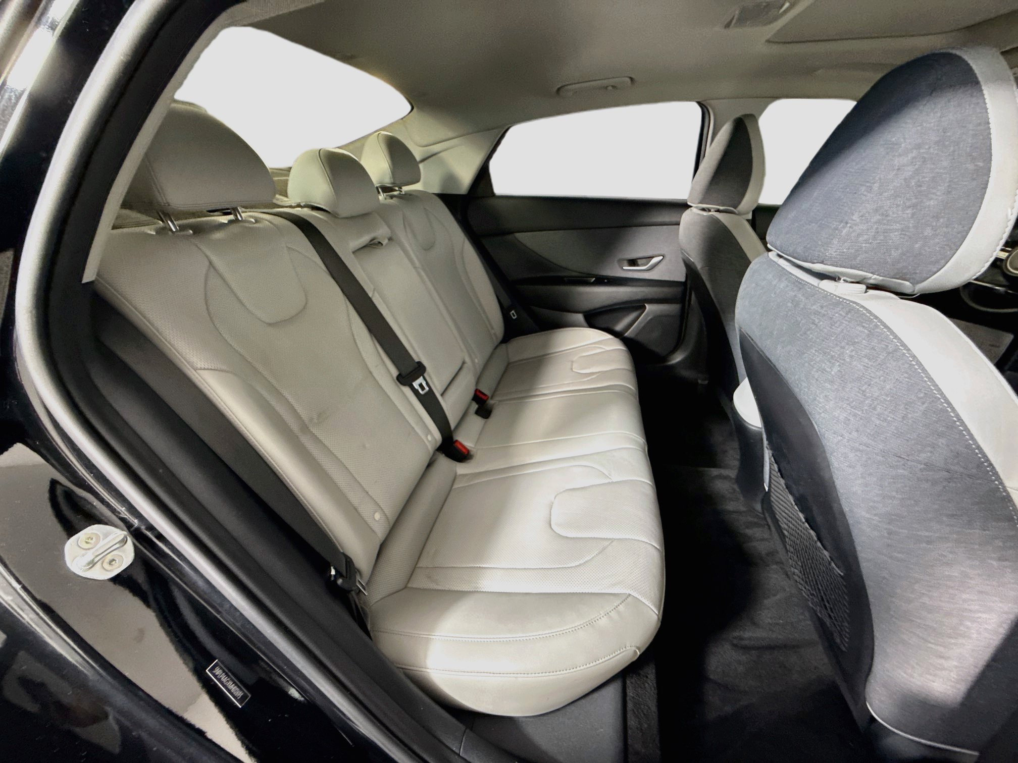 Used 2021 Hyundai Elantra Limited FWD image 27