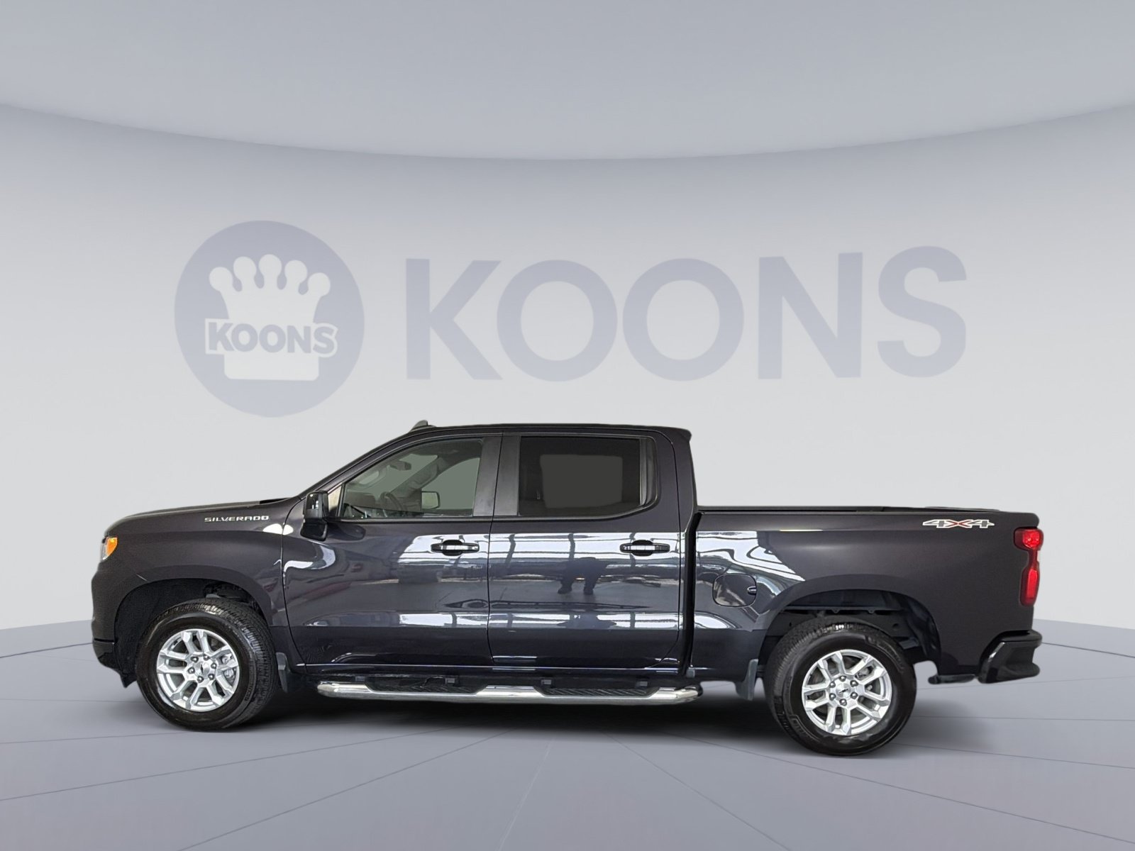 Used 2022 Chevrolet Silverado 1500 RST AWD/4WD image 2