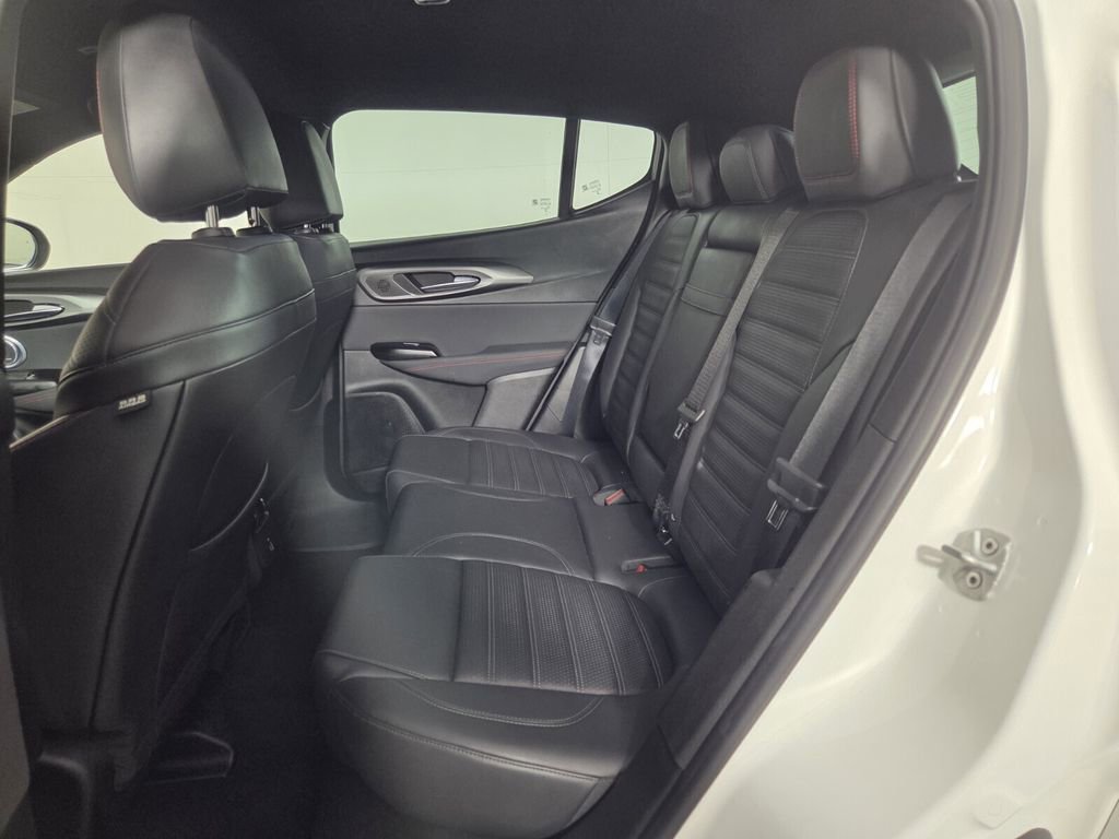 Used 2025 Alfa Romeo Tonale Tributo Italiano AWD/4WD image 26