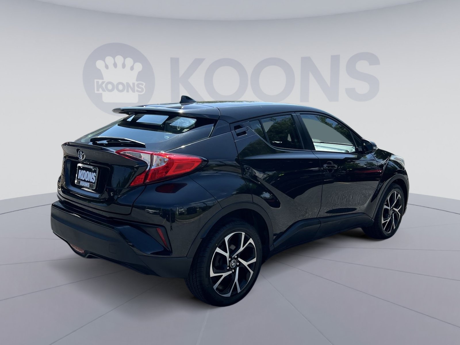Used 2018 Toyota C-HR XLE FWD image 7