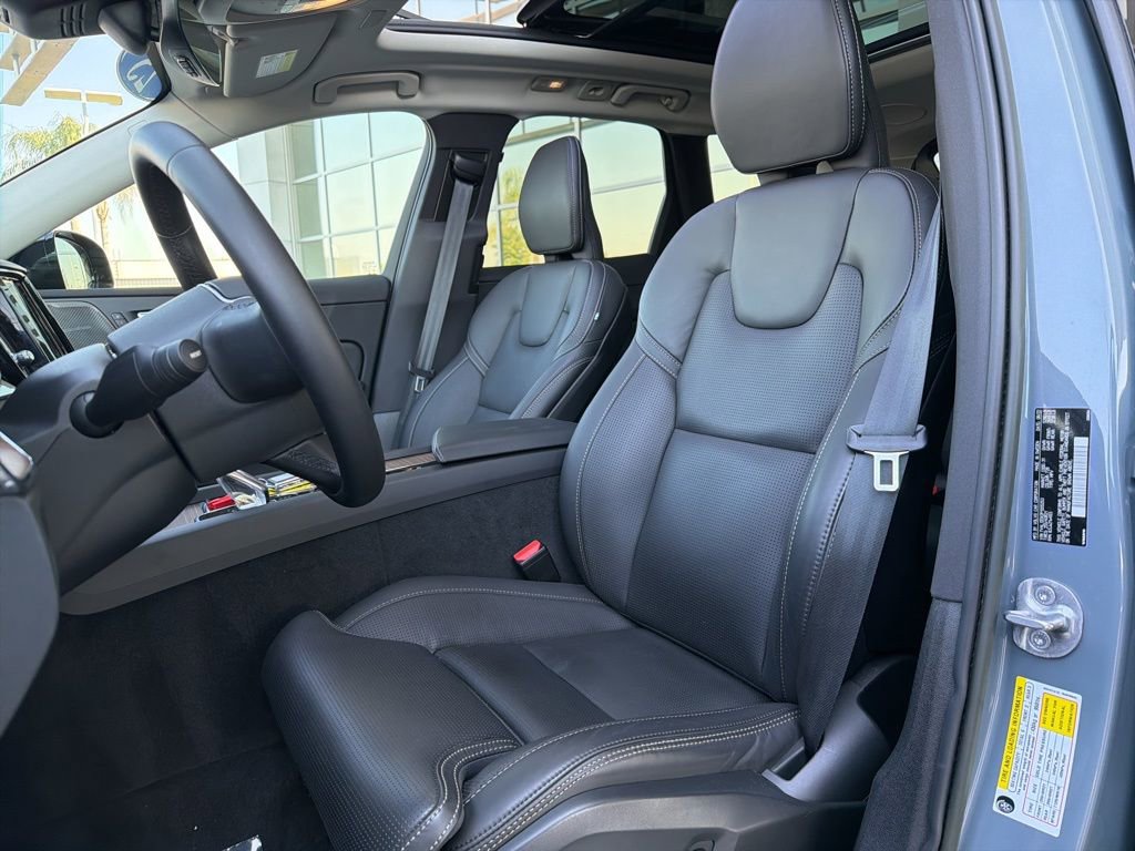 Used 2023 Volvo XC60 B5 Ultimate w/ Climate Package image 10