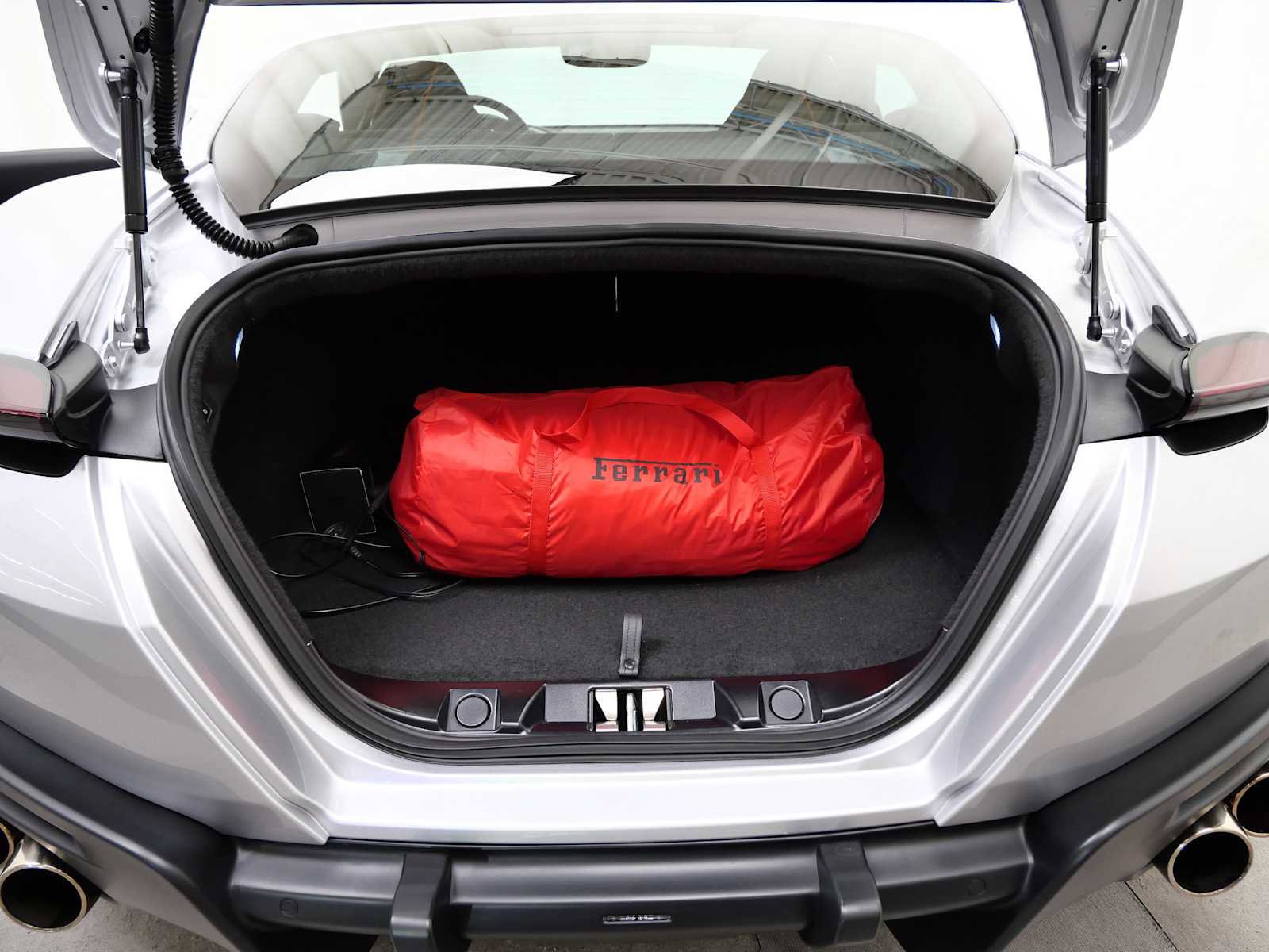 Certified 2024 Ferrari Roma image 34