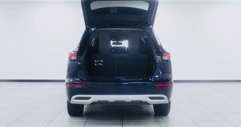 Used 2023 Mitsubishi Outlander SEL image 7