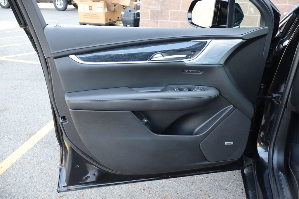 Used 2024 Cadillac XT5 Premium Luxury w/ LPO, Floor Liner Package AWD/4WD image 10