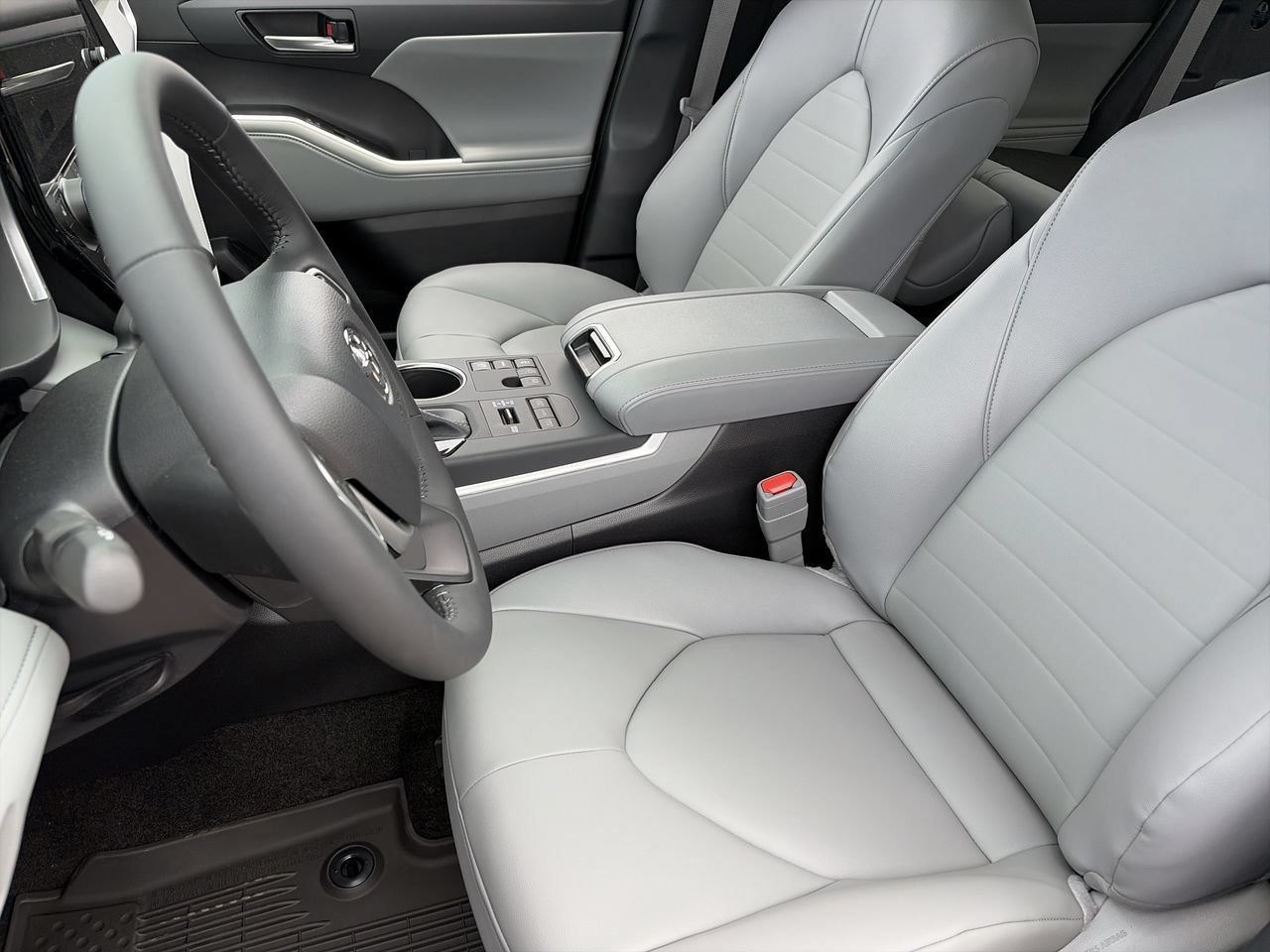 New 2026 Toyota Highlander XLE AWD/4WD image 18