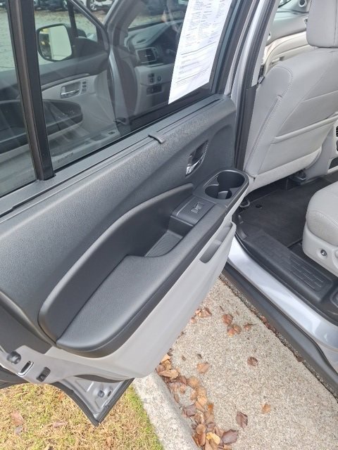 Used 2022 Honda Pilot Special Edition image 11