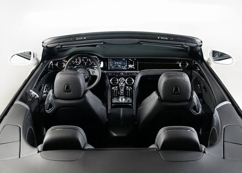 Used 2021 Bentley Continental GT V8 image 11