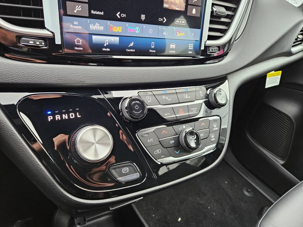New 2027 Chrysler Pacifica LX FWD image 22