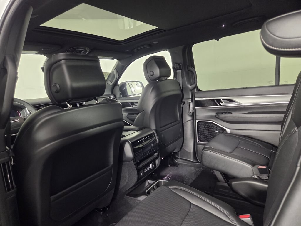 New 2026 Jeep Grand Wagoneer Limited AWD/4WD image 18