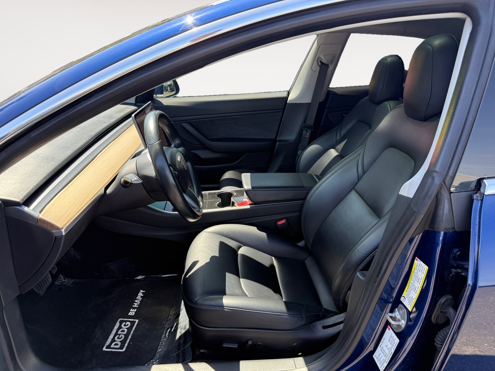 Used 2018 Tesla Model 3 Long Range RWD image 10