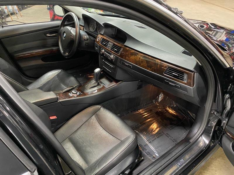 Used 2011 BMW 335i xDrive Sedan image 16