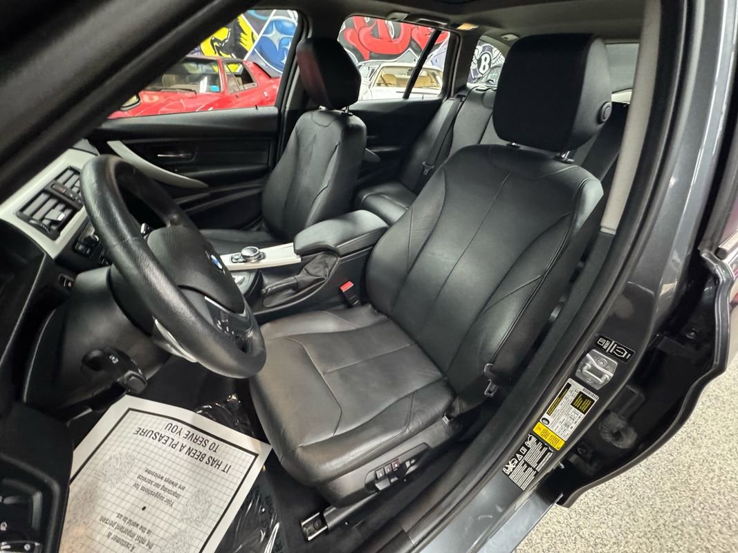 Used 2014 BMW 328i xDrive Wagon AWD/4WD image 11