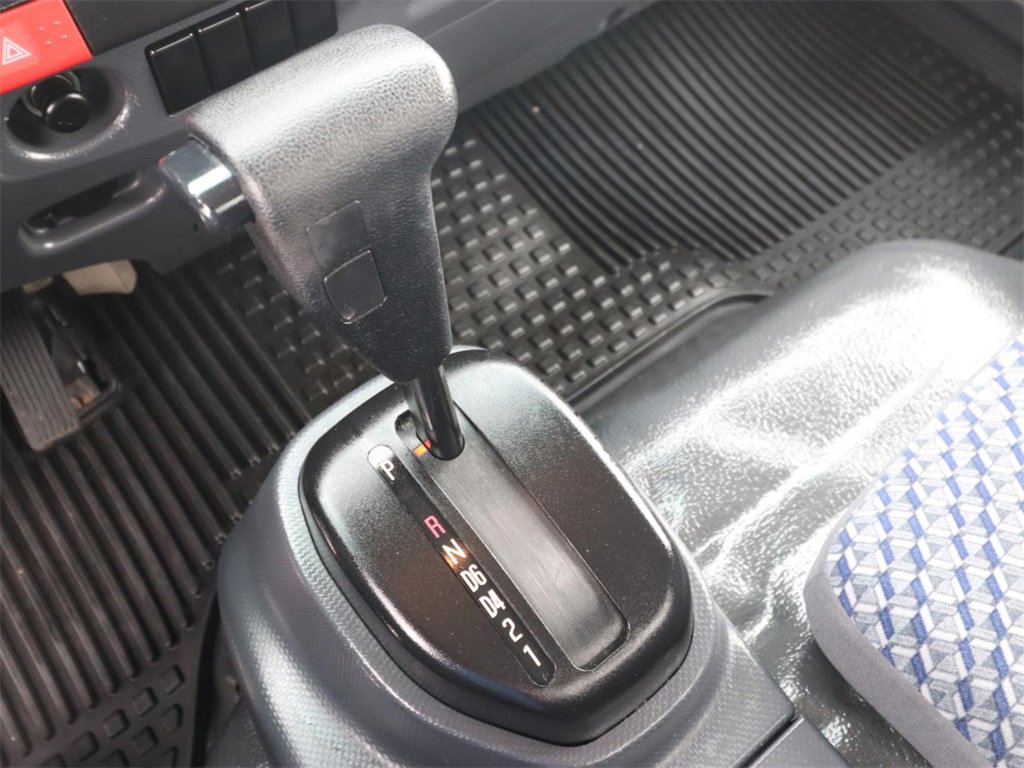 Used 2024 Isuzu NPR image 21