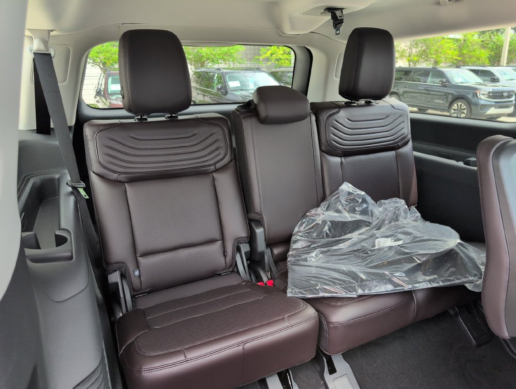 New 2026 Ford Expedition Max Platinum w/ Platinum Ultimate Package AWD/4WD image 15