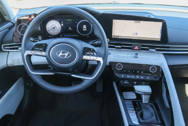 New 2026 Hyundai Elantra Limited FWD image 15