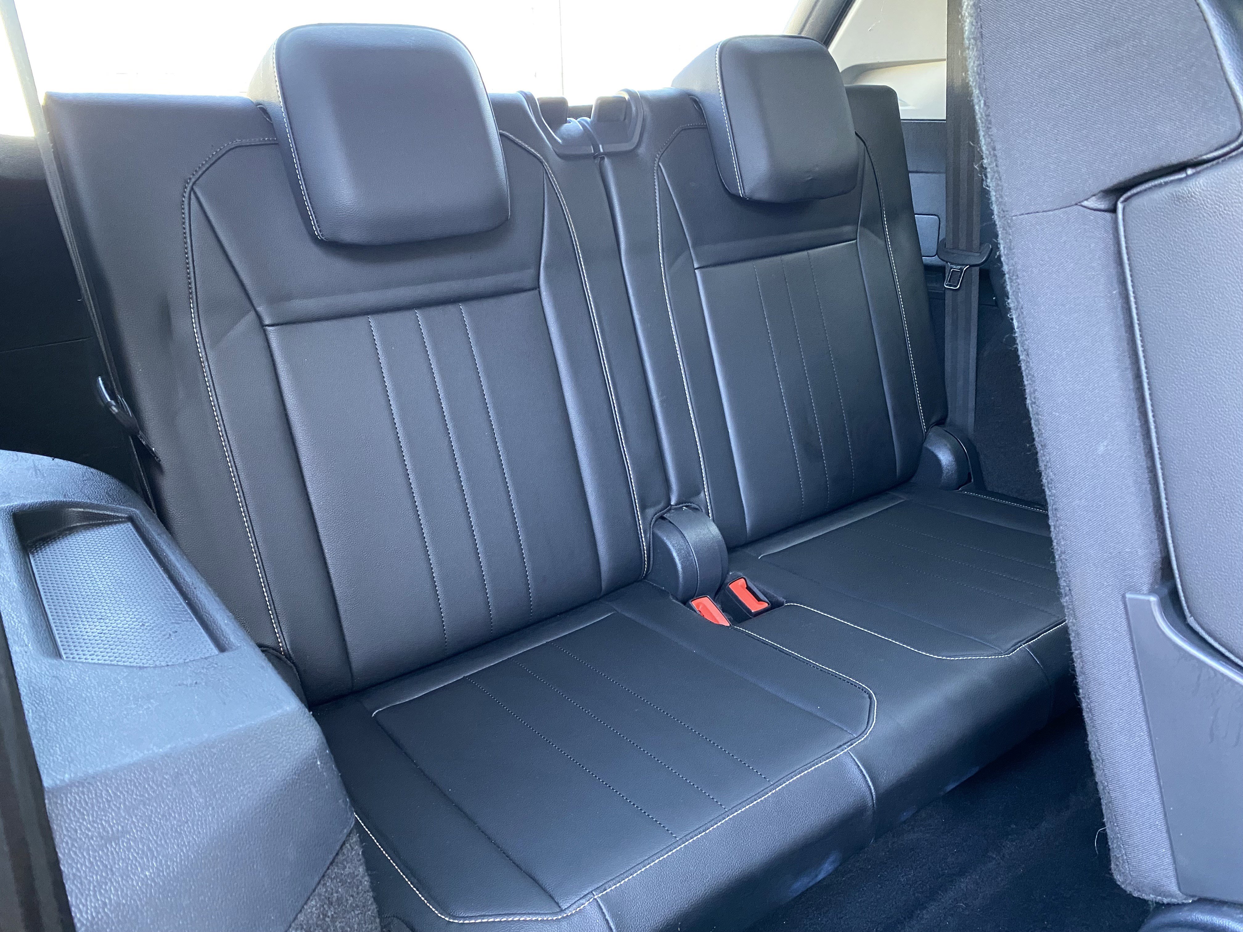 Used 2022 Volkswagen Tiguan SE FWD image 35