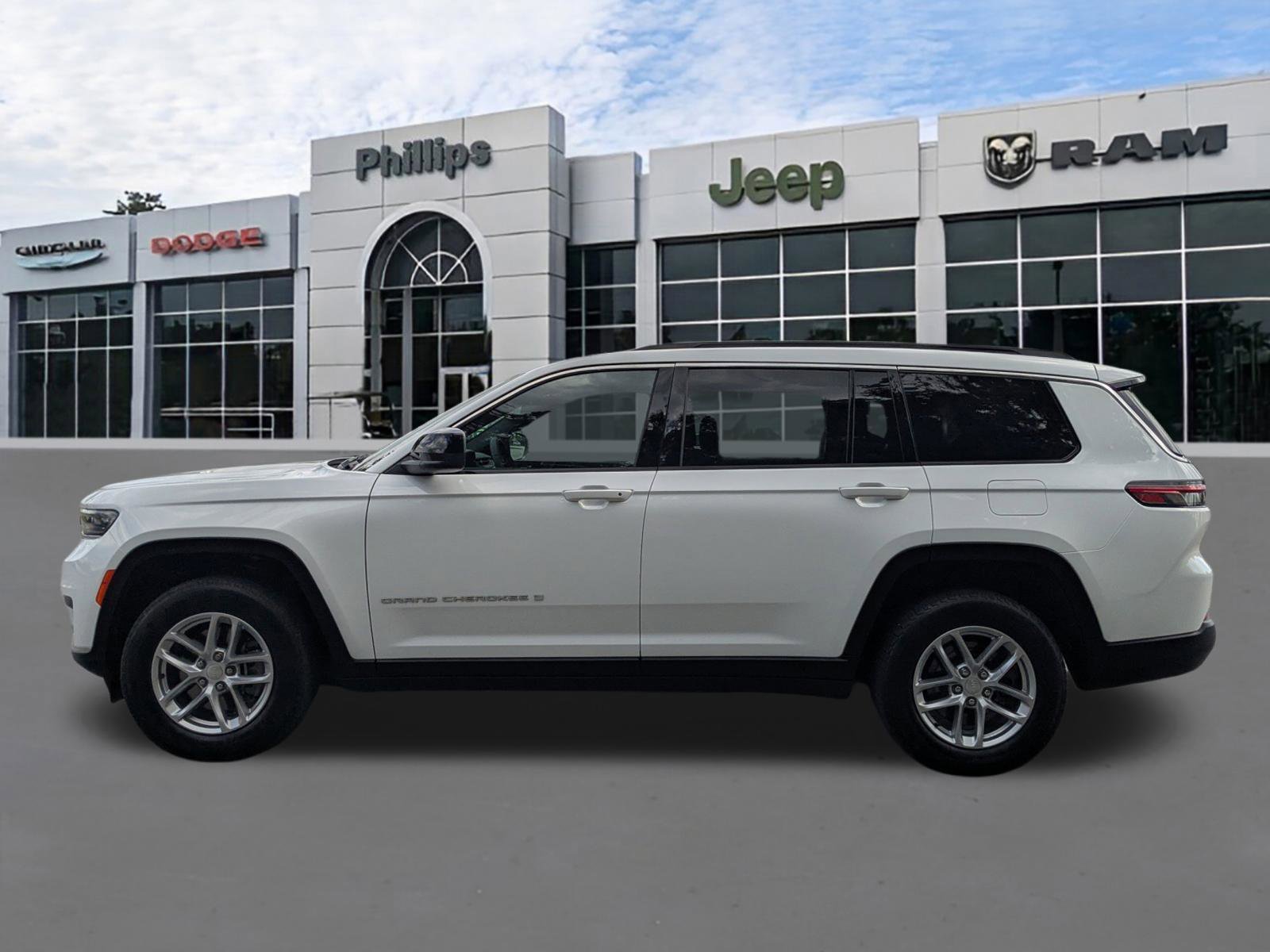 Certified 2025 Jeep Grand Cherokee L Laredo w/ Luxury Tech Group I image 6