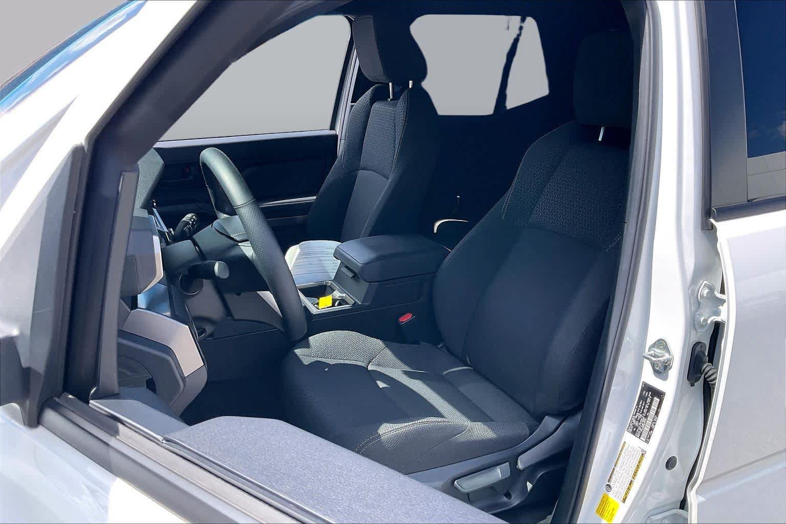 Used 2025 Toyota 4Runner SR5 RWD image 9
