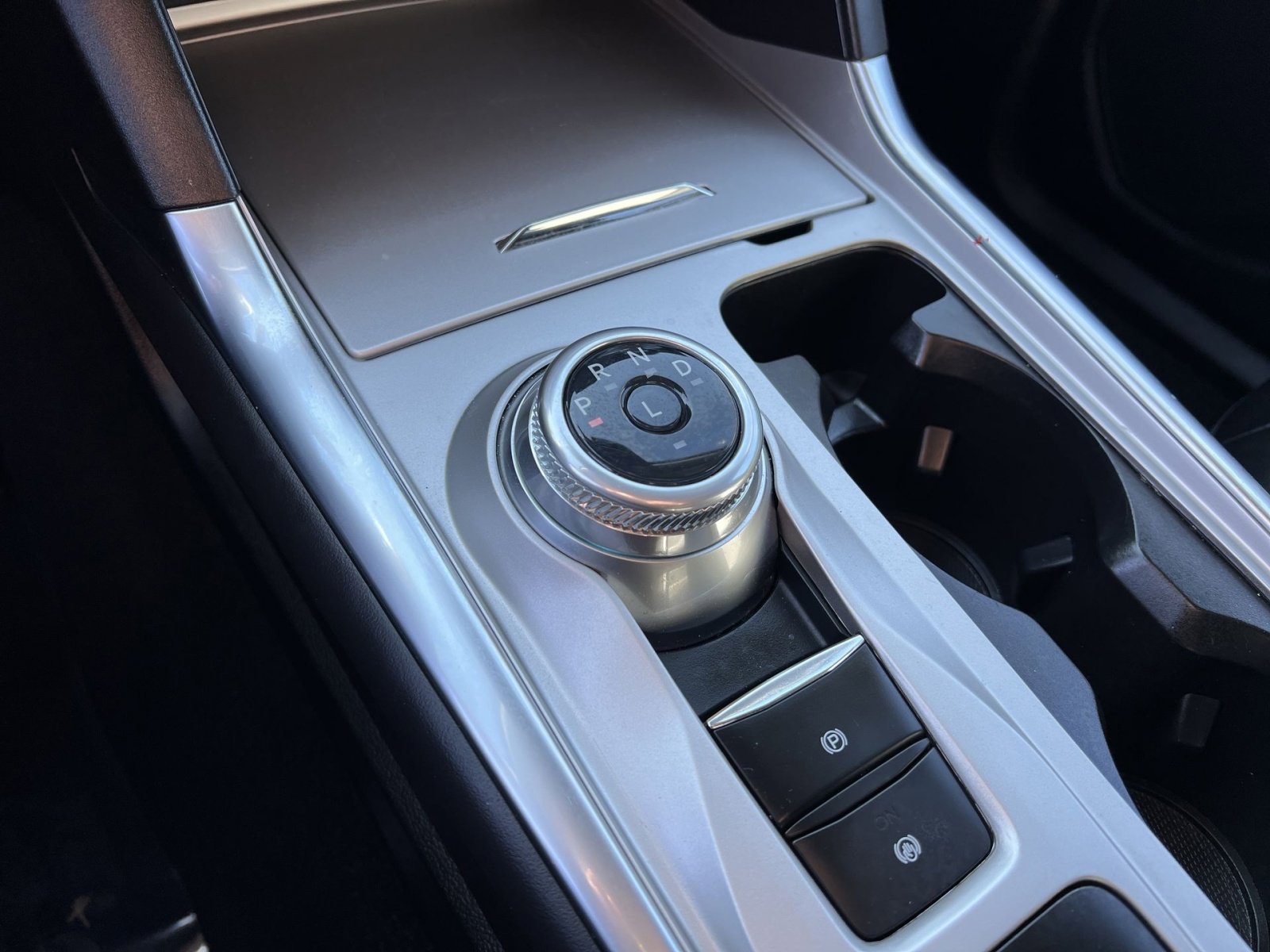 Used 2024 Ford Explorer XLT w/ Equipment Group 202A image 21