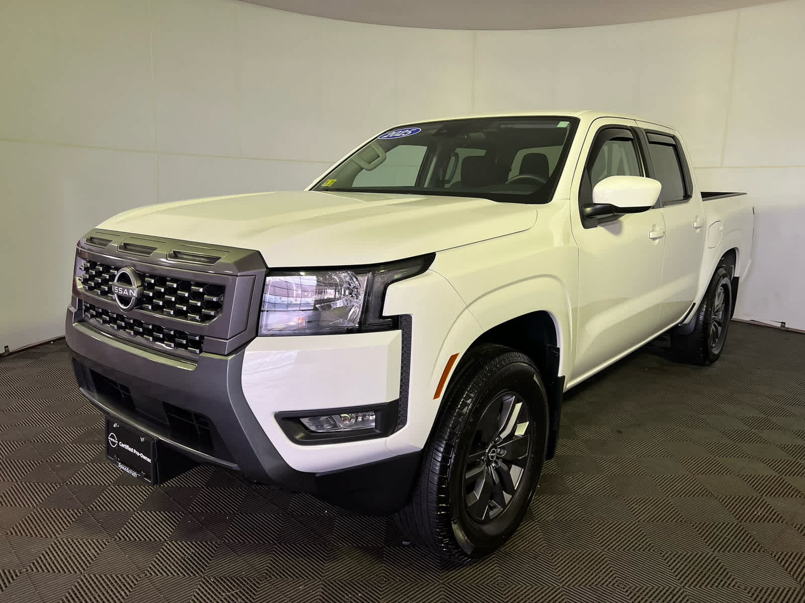 Used 2025 Nissan Frontier SV w/ SV Convenience Package AWD/4WD image 3